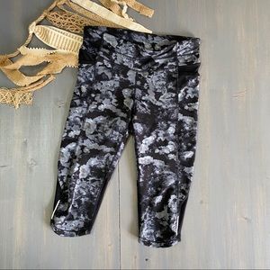 Athleta Floral Crop